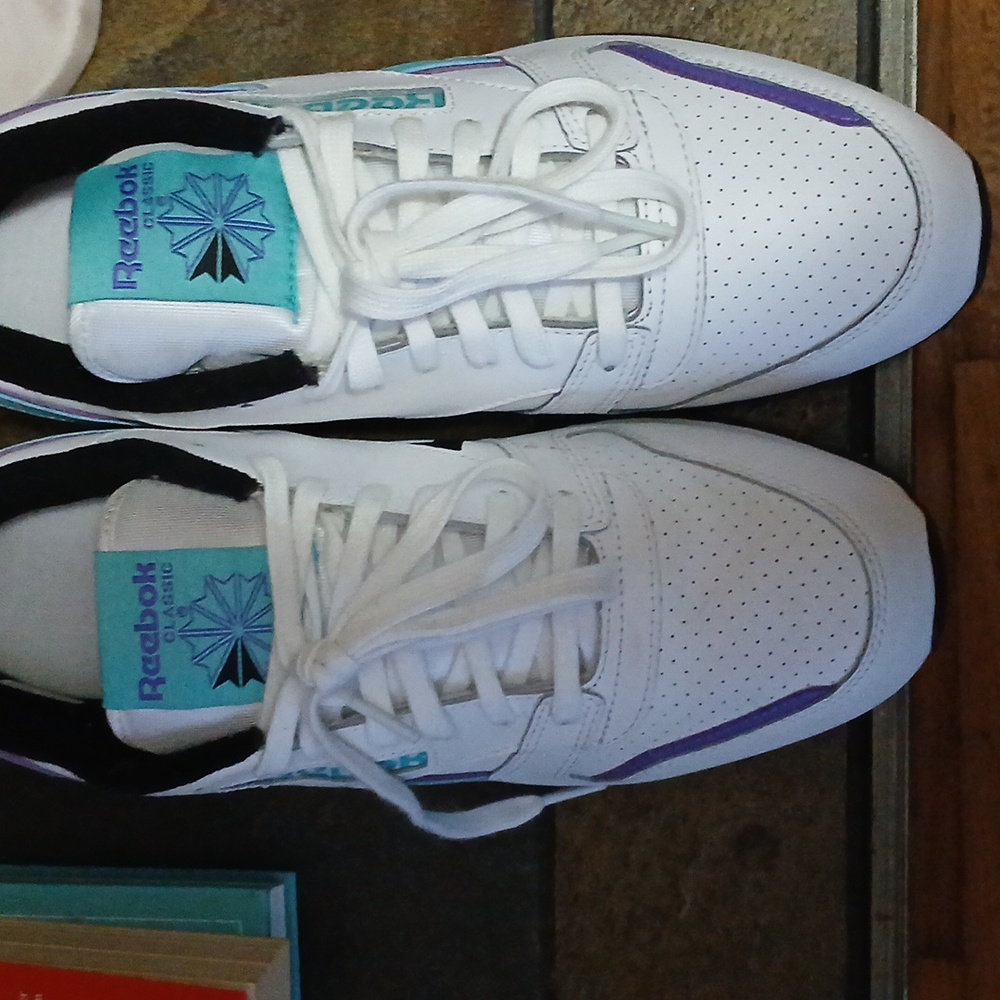 Reebok  classic size 10. - Picture 2 of 5
